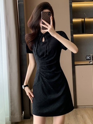 新中式连衣裙子女装夏季国风改良旗袍褶皱显瘦赫本风小黑裙小个子