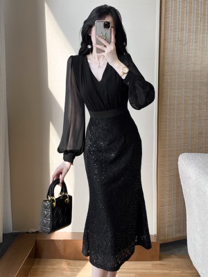 修身连衣裙早春季轻奢高级感女神范收腰显瘦小黑裙气质宴会晚礼服