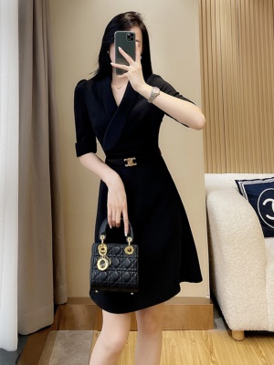 黑色通勤连衣裙子女夏新款收腰显瘦高端气质女神范职业西装小个子