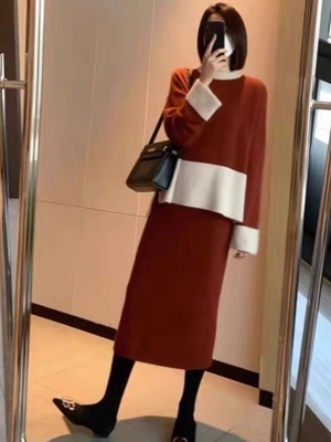 2025秋冬新款小香风针织套装裙女两件套慵懒风高级感红色毛衣裙子