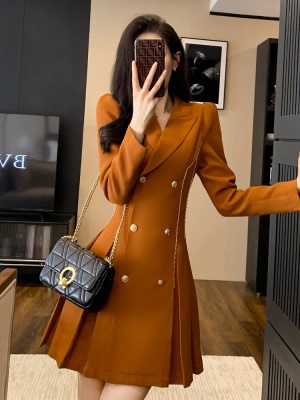 设计感职业西服裙女2025新款秋季中长款修身气质高端西装领连衣裙