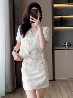 2025年新款时尚气质小香风短袖上衣套装女小个子夏季半身裙两件套