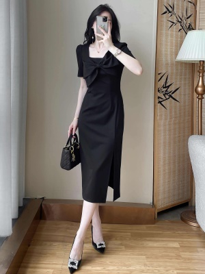 法式茶歇高级感显瘦气质连衣裙子夏女新款赫本小黑裙蝴蝶结晚礼服