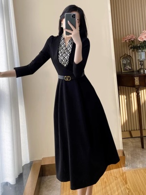 高级感黑色礼服连衣裙正式场合春装女2025新款气质显瘦赫本小黑裙