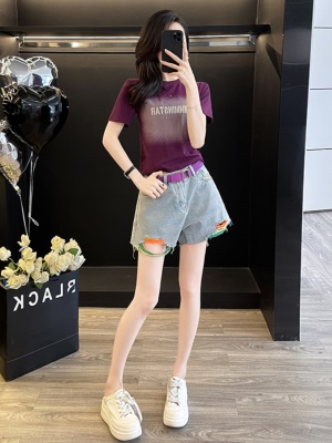 多巴胺紫色休闲运动套装女夏季炸街洋气减龄小个子牛仔短裤两件套