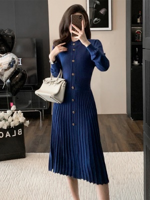 秋冬配大衣的内搭连衣裙毛衣裙小香风百褶裙收腰修身打底针织裙女