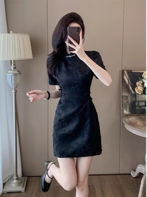 新中式黑色旗袍连衣裙子女夏季高级感气质显瘦小个子赫本风小黑裙