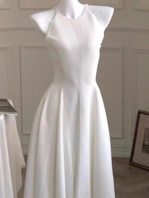 高级感红色挂脖连衣裙女夏吊带法式小众绝美订婚礼服裙赫本小红裙