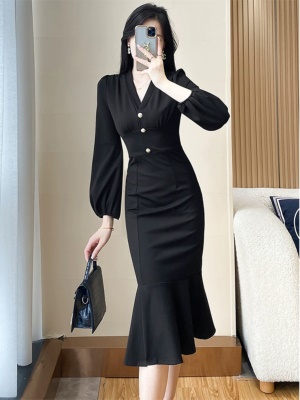 气质名媛修身包臀连衣裙女秋季高级感晚礼服高端法式长裙鱼尾裙子