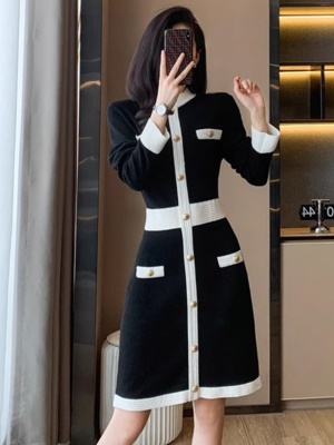 秋冬季新款法式气质修身包臀裙小香风针织毛衣打底连衣裙女小个子