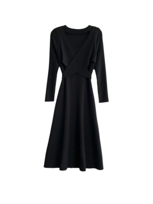 法式赫本挂脖V领白色连衣裙女秋冬季新款显瘦针织毛衣打底裙内搭