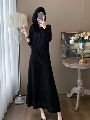 高级感时尚针织套装裙女早秋季2025新款高端气质上衣半身裙两件套