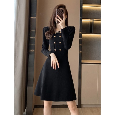 秋冬新款轻奢名媛小香风连衣裙女中长款显瘦打底针织配大衣的内搭