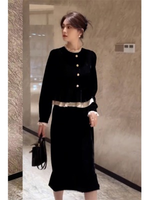 秋冬季女装2025新款黑色金丝绒连衣裙赫本风高定高端法式礼服长裙