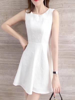 赫本风黑色无袖背心连衣裙女小个子2025夏季新款气质显瘦a字裙子