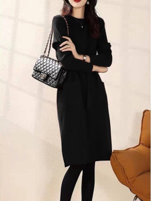 配大衣打底内搭高级感红色针织毛衣连衣裙子龙年本命年女秋冬新款