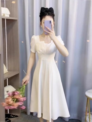 法式赫本风领证小白裙气质初恋方领白色连衣裙女夏季高级感小礼服