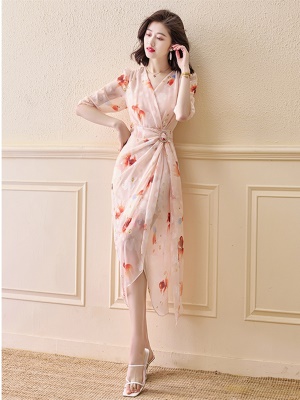 碎花一片式连衣裙女夏季2025新款女装气质修身显瘦裙子温柔风仙气