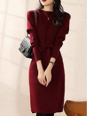 配大衣打底内搭高级感红色针织毛衣连衣裙子龙年本命年女秋冬新款