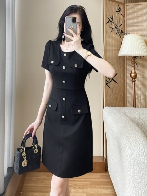 赫本风高端名媛小香风气质连衣裙女夏季2025新款通勤职业OL小黑裙