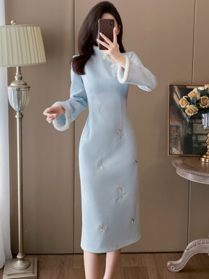 新中式国风连衣裙女秋冬新款加绒气质刺绣旗袍改良复古裙子中长款