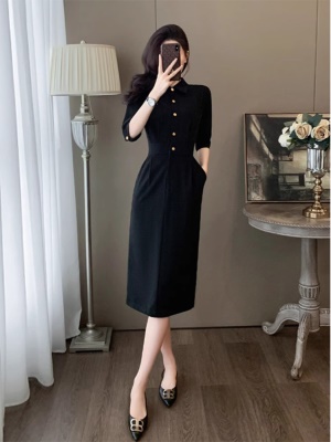 黑色法式polo休闲连衣裙女夏季收腰显瘦气质通勤赫本风衬衫长裙子