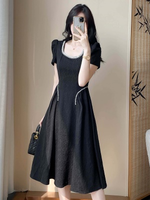 法式小香风连衣裙女夏季2025新款高级感气质显瘦赫本风礼服小黑裙