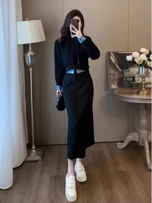 今年流行搭配一整套漂亮套装裙2025秋季新款欧货卫衣半身裙两件套