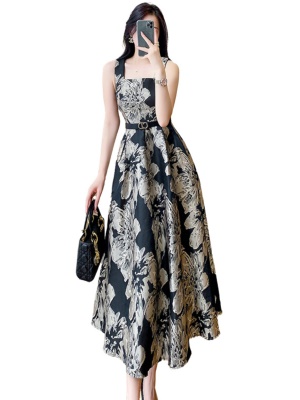 夏季新款显瘦吊带连衣裙赫本风礼服法式高级感背心收腰A字长裙子