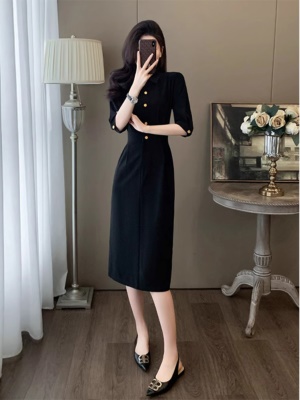 黑色法式polo休闲连衣裙女夏季收腰显瘦气质通勤赫本风衬衫长裙子