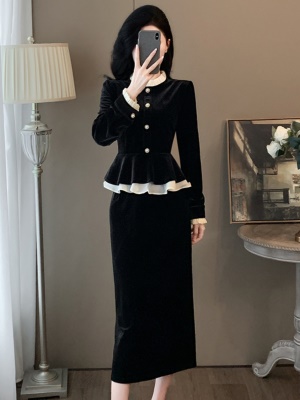 秋季装搭配一整套时髦洋气小香风黑色丝绒半身裙套装女高级感礼服