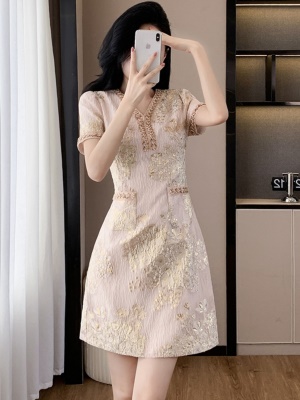 高端精致连衣裙2025新款夏季气质显瘦小礼服女神范高级感轻奢裙子