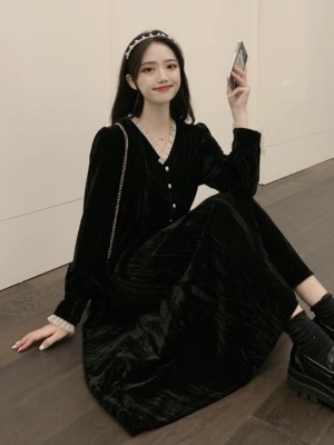 2025新款宴会法式赫本风晚礼服黑色金丝绒打底连衣裙子女秋冬长裙