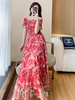 红色雪纺连衣裙女2025夏季新款名媛气质显瘦法式碎花海边度假裙子