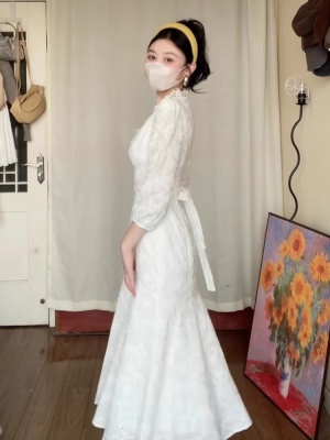 法式高级感绝美刺绣蕾丝连衣裙白色v领鱼尾长裙子女春夏2025新款