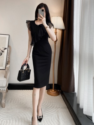 设计感拼接黑色无袖连衣裙2025年夏季女装新款包臀赫本风礼服裙子