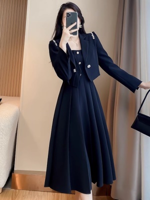 秋季2025新款女职业小西装套装裙小香风高级感初秋成套穿搭两件套