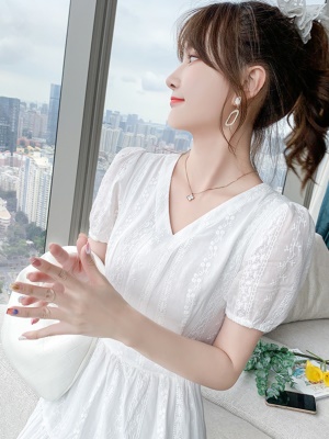 2025新款白色短袖连衣裙V领春夏季修身气质高级感仙女纯棉长裙子