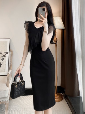 设计感拼接黑色无袖连衣裙2025年夏季女装新款包臀赫本风礼服裙子