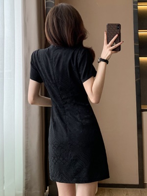 新中式连衣裙子女装夏季国风改良旗袍褶皱显瘦赫本风小黑裙小个子