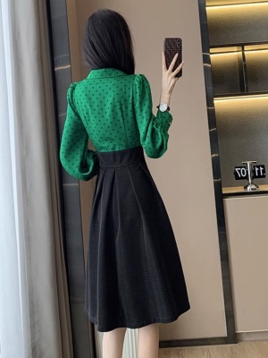 绿色衬衫连衣裙早春女装2025新款高级感气质名媛高端职业收腰裙子