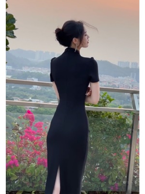 改良旗袍高级感气质修身显瘦赫本风包臀礼服连衣裙女夏季2025新款