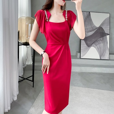 红色订婚连衣裙轻奢名媛2025新款夏季气质修身回门小礼服平时可穿