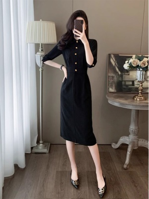 黑色法式polo休闲连衣裙女夏季收腰显瘦气质通勤赫本风衬衫长裙子