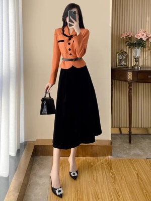 早秋穿搭气质半身裙套装2025秋装新款女名媛显瘦小香风外套两件套