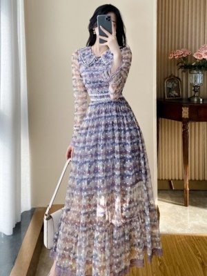 初秋法式长袖碎花连衣裙2025秋季新款娃娃领减龄时尚收腰显瘦裙子