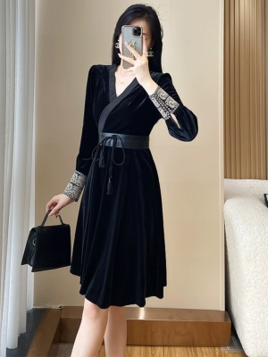 晚礼服轻奢小众高端女黑色丝绒连衣裙宴会气质高级感赫本小黑裙秋