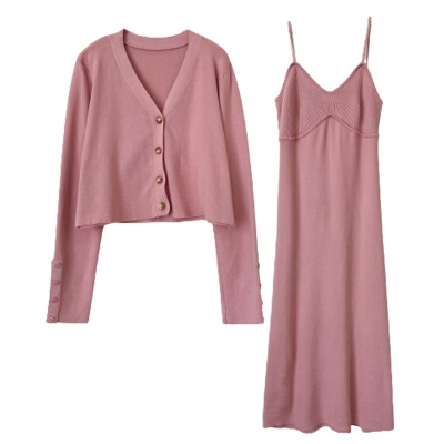 气质女神范针织吊带长裙两件套高级感法式开衫搭配粉色连衣裙早秋