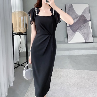 红色订婚连衣裙轻奢名媛2025新款夏季气质修身回门小礼服平时可穿