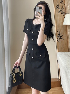 赫本风高端名媛小香风气质连衣裙女夏季2025新款通勤职业OL小黑裙
